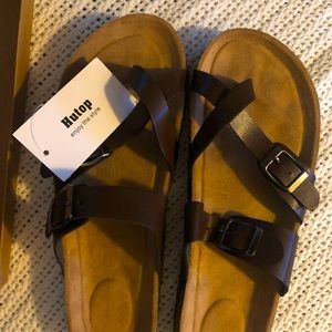 Women’s sandals